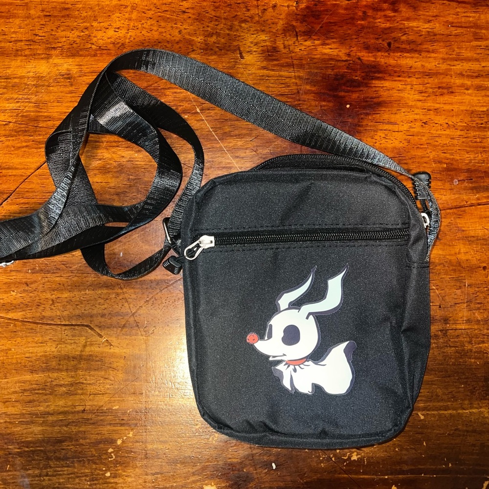 🖤5/$10 Disney NBC crossbody bag